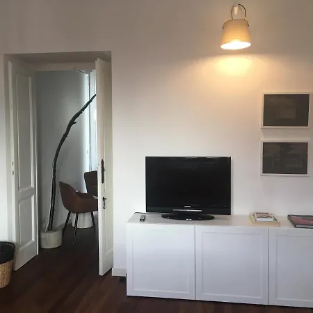 Joivy Stylish In Centre Of Cernobbio