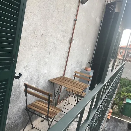 Joivy Stylish In Centre Of